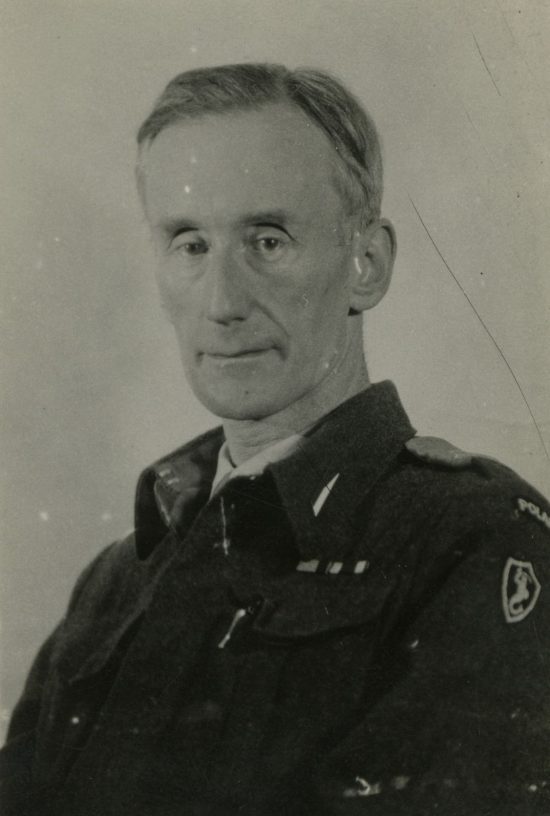 Józef Czapski w mundurze II Korpusu, zdjęcie, archiwum, Wojciech Karpiński, sztuka polska, malarstwo polskie, malarstwo XX wieku, Niezła Sztuka